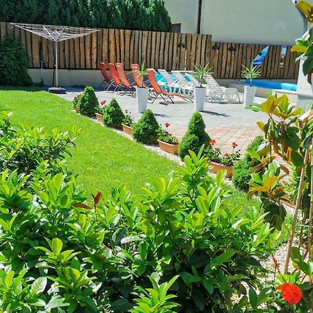 فيلا House4U Balatonszárszó المظهر الخارجي الصورة