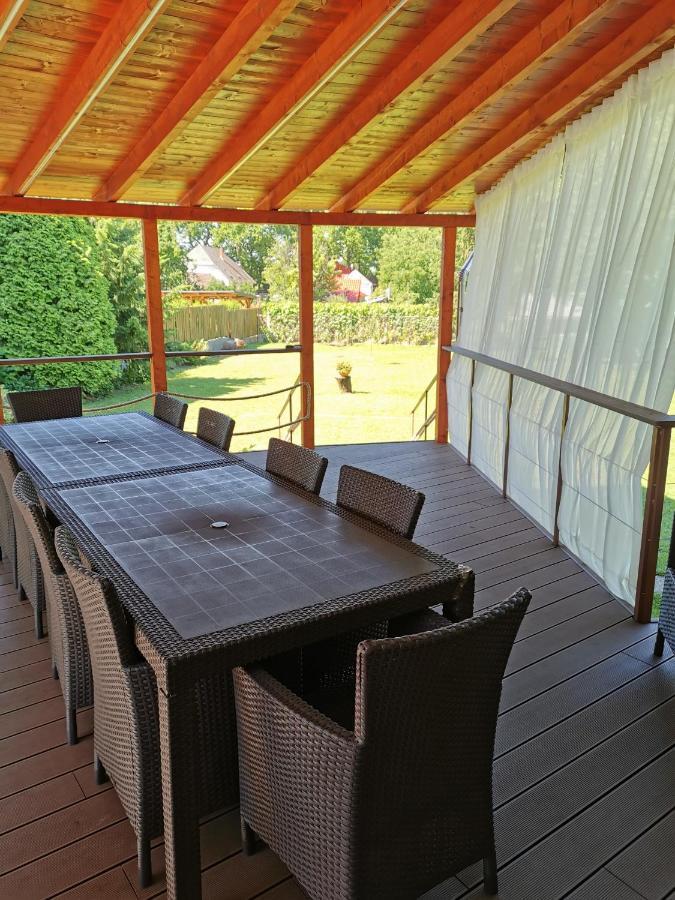 فيلا House4U Balatonszárszó المظهر الخارجي الصورة