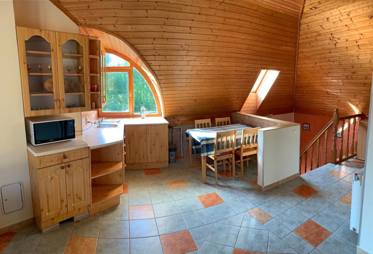 فيلا House4U Balatonszárszó المظهر الخارجي الصورة