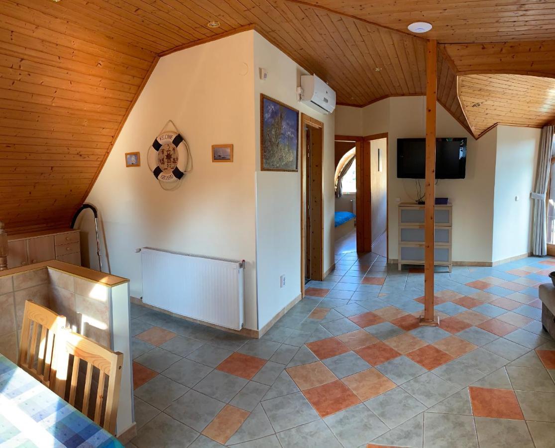 فيلا House4U Balatonszárszó المظهر الخارجي الصورة