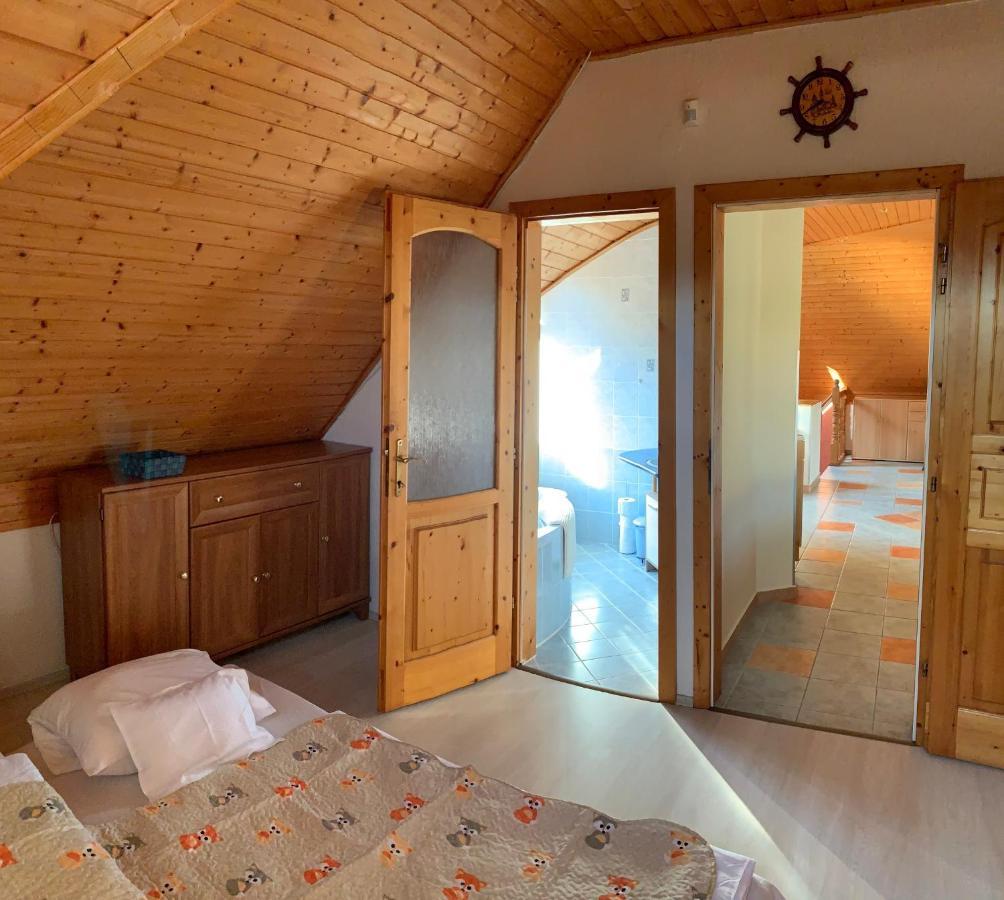 فيلا House4U Balatonszárszó المظهر الخارجي الصورة