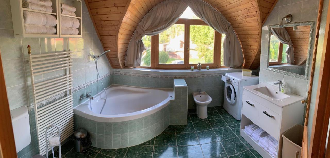 فيلا House4U Balatonszárszó المظهر الخارجي الصورة