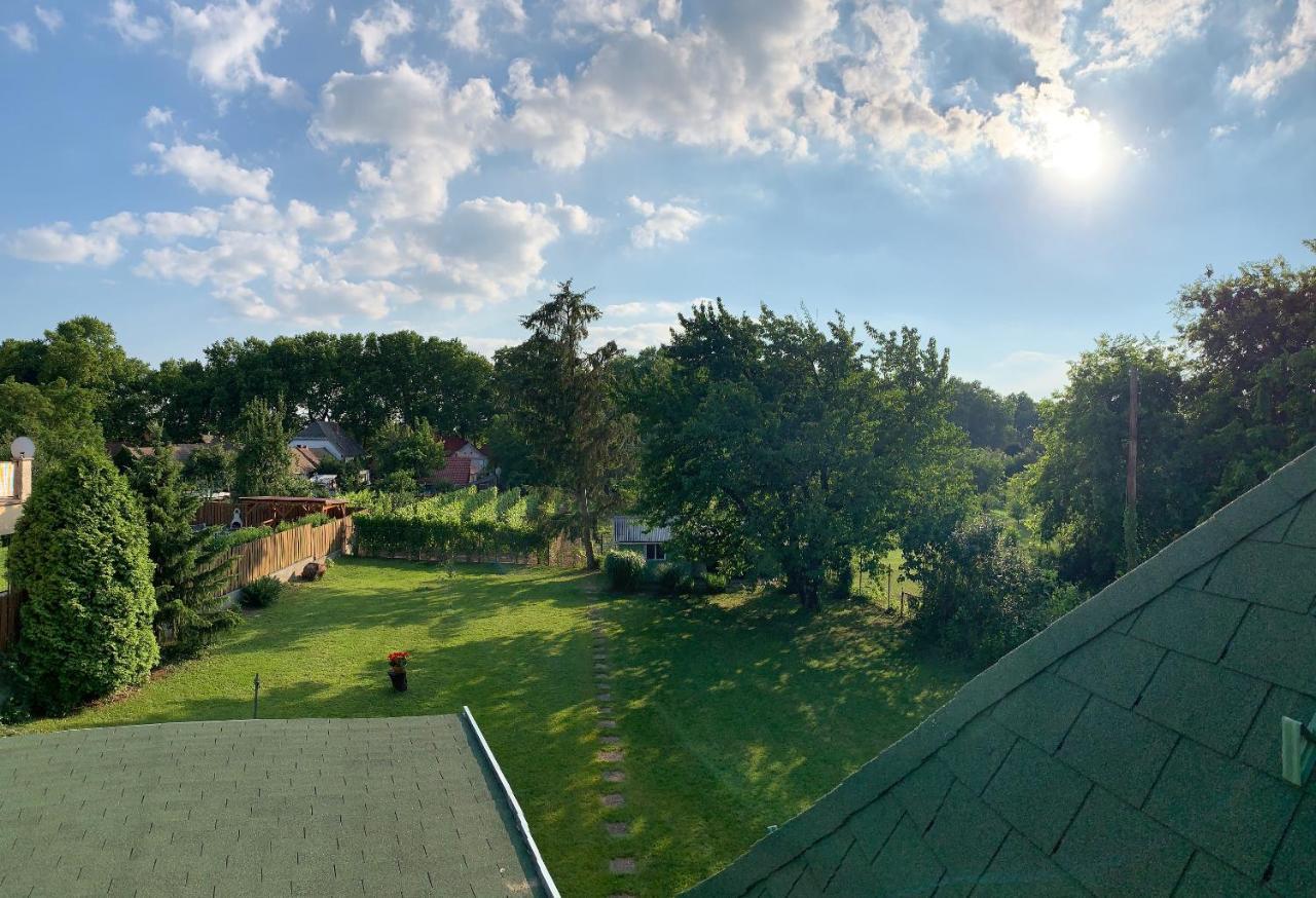 فيلا House4U Balatonszárszó المظهر الخارجي الصورة