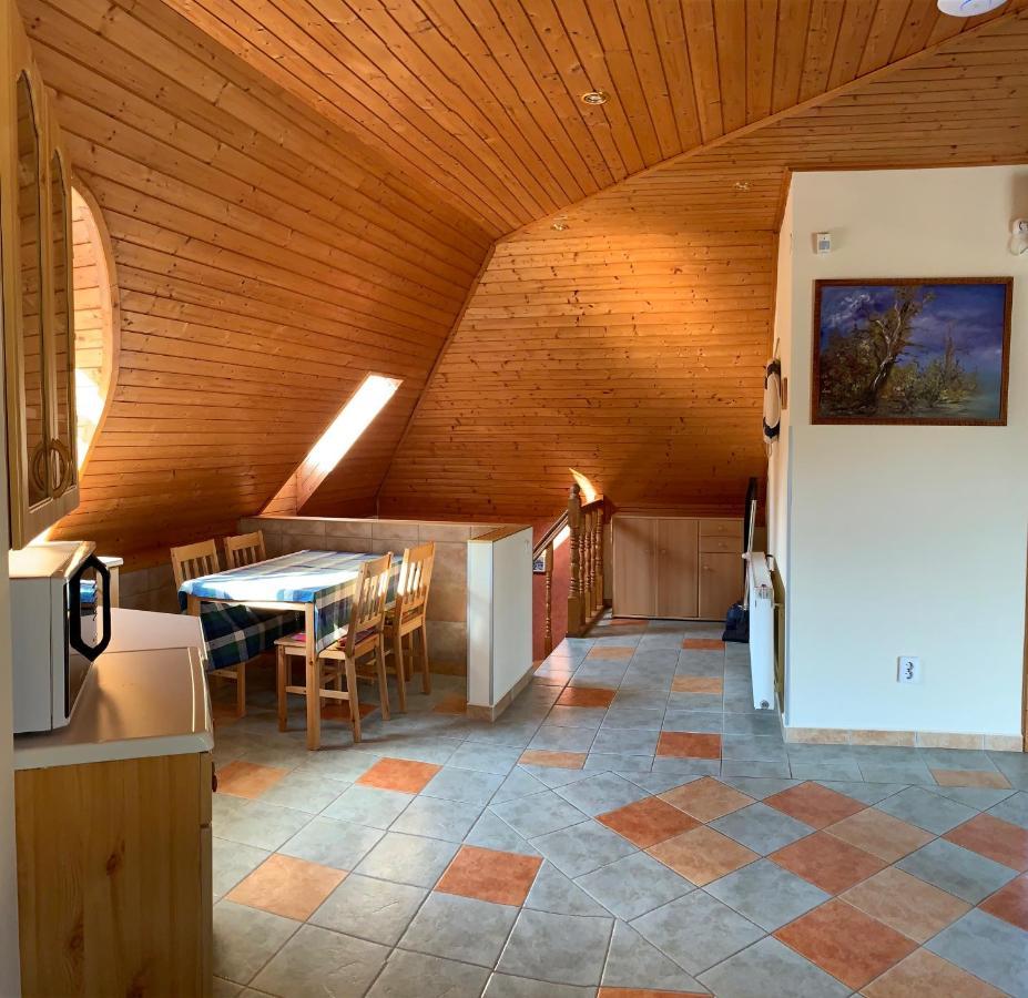 فيلا House4U Balatonszárszó المظهر الخارجي الصورة