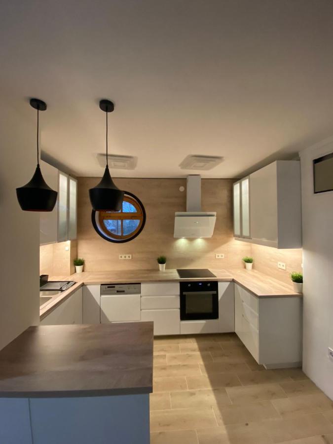 فيلا House4U Balatonszárszó المظهر الخارجي الصورة