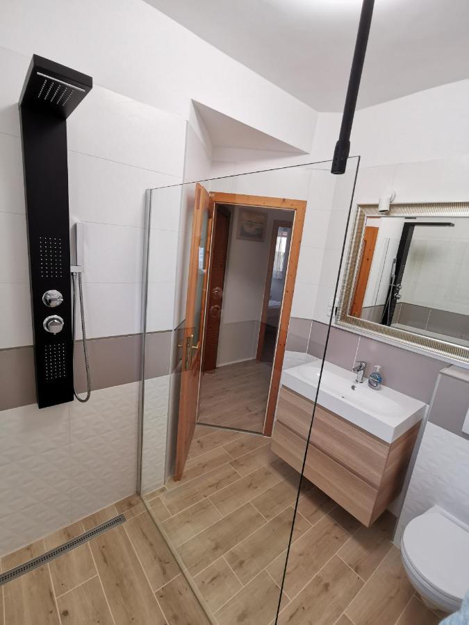 فيلا House4U Balatonszárszó المظهر الخارجي الصورة